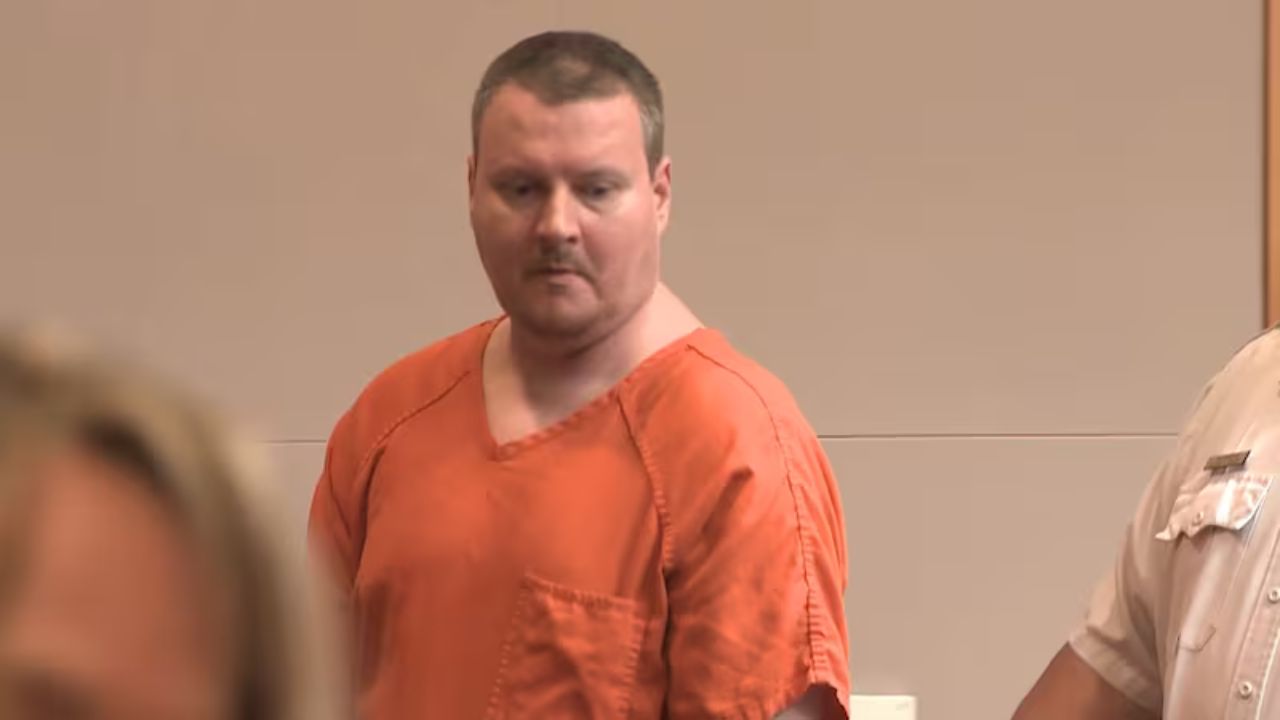 Man sentenced for killing mom over video game volume